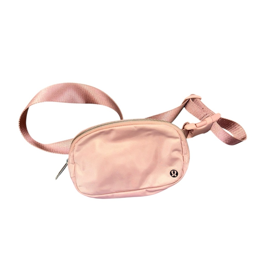 Lululemon Everywhere Belt Bag 1L Deco Pink